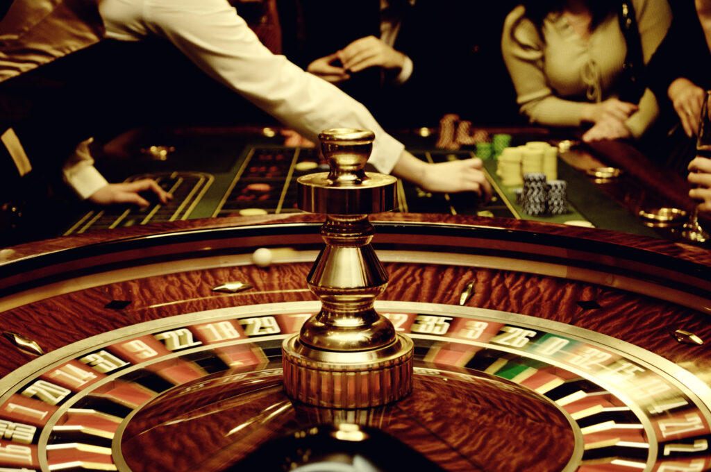 Der spilles roulette.